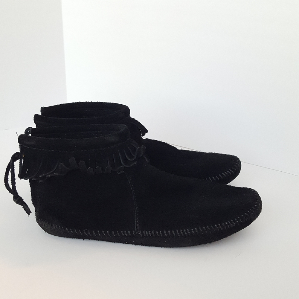 Minnetonka Soft Sole Ankle Zipper Boot size 9.5. C
